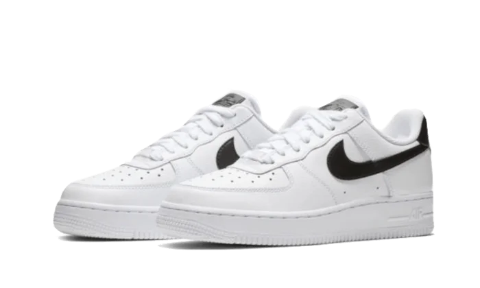 07 White Black Pebbled Leather