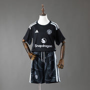 Kit Criança Manchester United Guarda-Redes Principal 2026/27