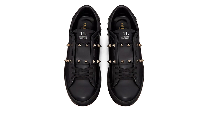 BLACK TIPS