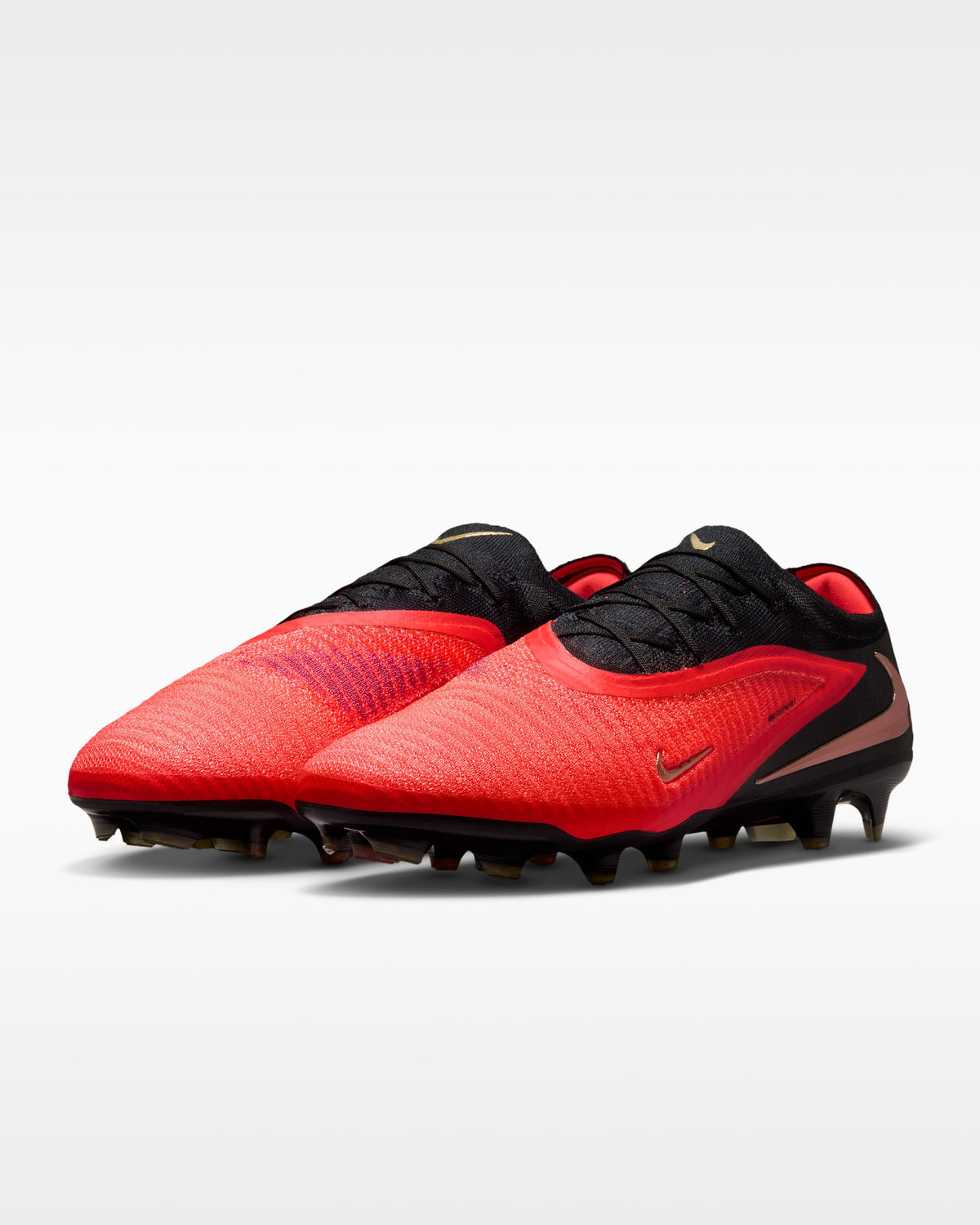 Chuteira Nike Phantom 6 Low Elite FG