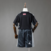 Kit Criança Manchester United Guarda-Redes Principal 2026/27