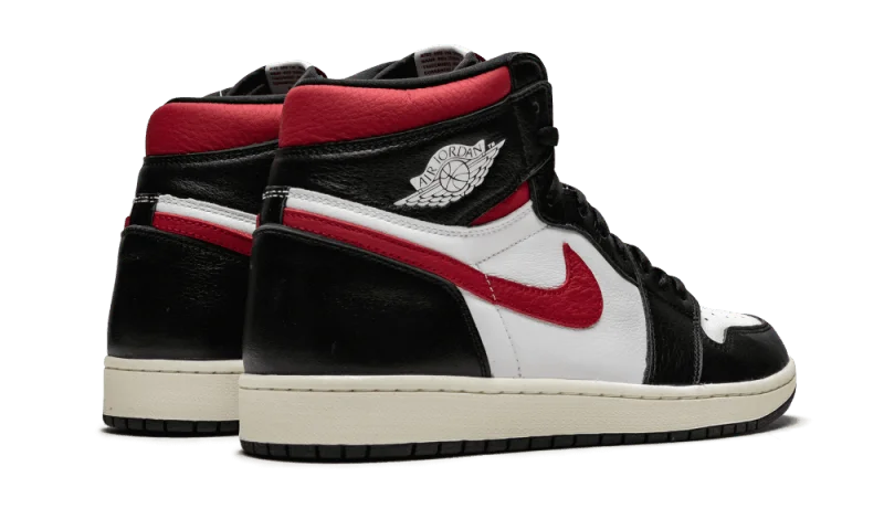 Black Gym Red